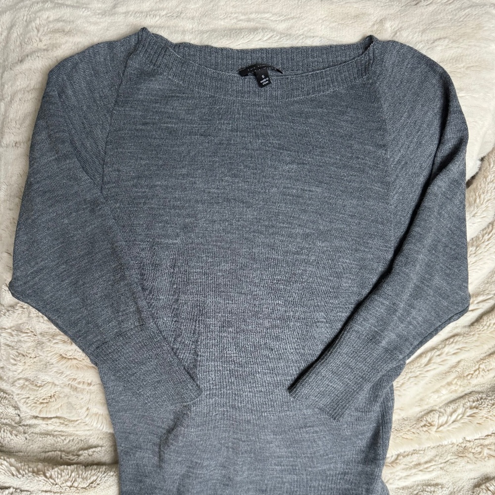 The Limited Grey 3/4 Sleeve Sweater Small